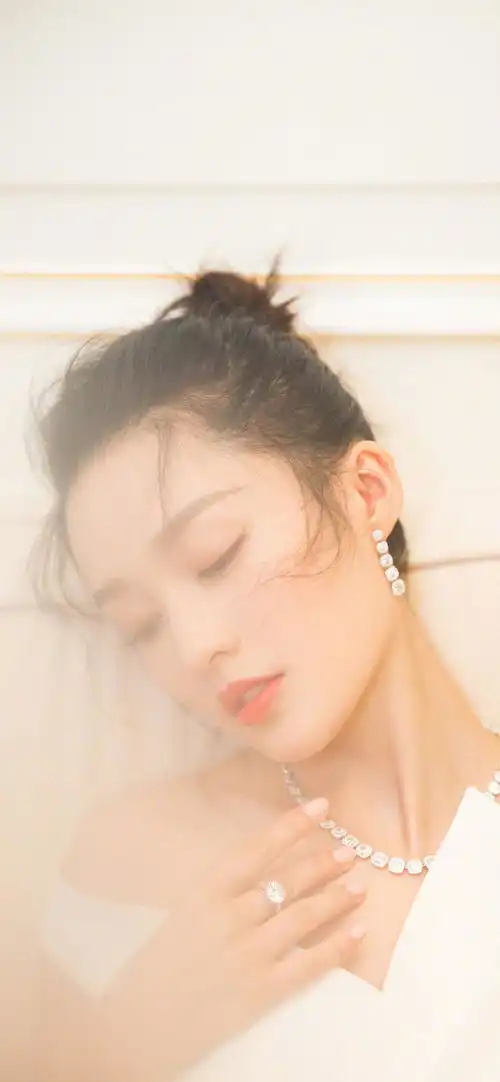 万能的乎,有木有李沁姐姐的壁纸