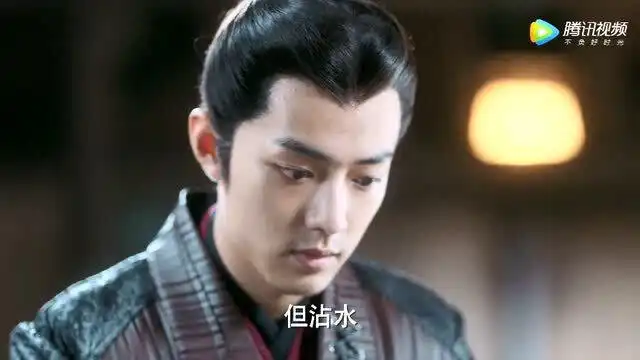 狼殿下肖战看着李沁和王大陆默契除捕兽夹,自己却只能帮倒忙,表情好失落