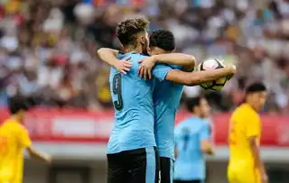 中国男足三灭世界豪门,国足球迷我们要打进卡塔尔世界杯