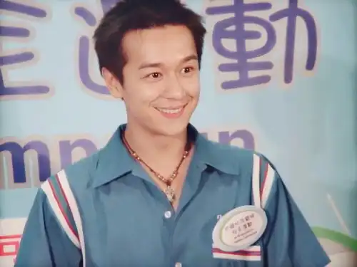 年轻时玉树临风,中年颜值垮了一地,这7位男神亲手砸了童年滤镜