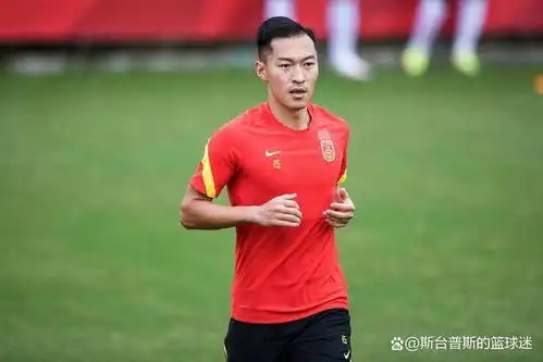 脸都不要了,前国脚拍视频力挺国足,还暗讽了女足,这能忍吗