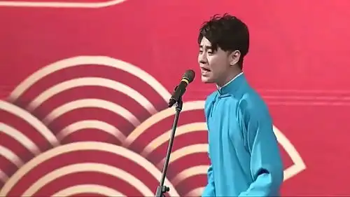 张云雷说郭德纲唱太平歌词唱不上去这么办,台下的观众都沸腾了