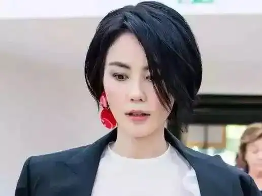 红发显老,金发俗气,过年绝不能染的三种发色,我都替你丢人短发