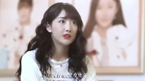 李艺彤训练半年一直是替补,连舞台边都摸不着