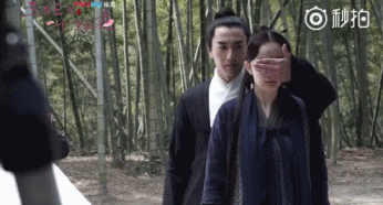 差点被自己绊倒,笑成表情包,赵又廷的夜华也太好笑了吧