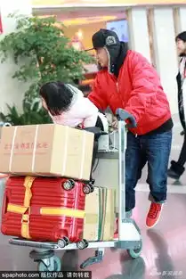 组图包贝尔夫妇穿情侣装现身饺子坐推车古灵精怪表情吸睛