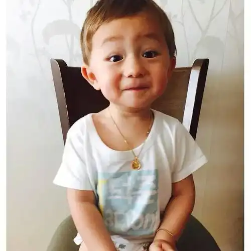 求这个萌宝的其他表情包动图最好也有