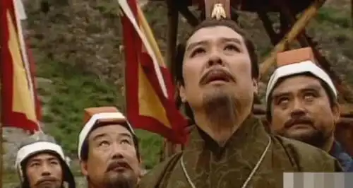 关羽被杀后,为何刘备做的第一件事是称帝,而不是为关羽报仇