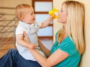 孩子爱黏人妈妈应该这样做
