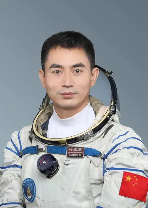 10月16日0时23分,烟台姑娘王亚平再飞天