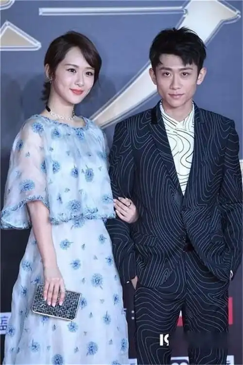 杨紫张一山被传秘密领证结婚,婚纱照曝光真相其实是剧照