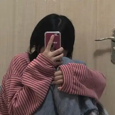 女头好不容易来趟人间要高兴一点哦