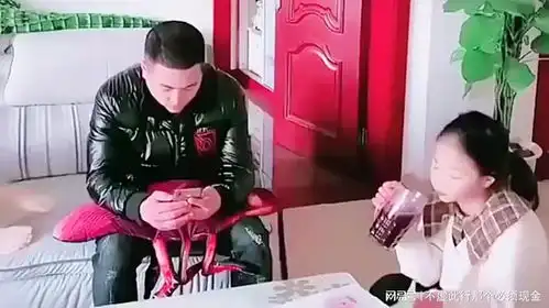 把脚放进自己老公的怀里,让老公给自己暖脚,结果闺女的反应太