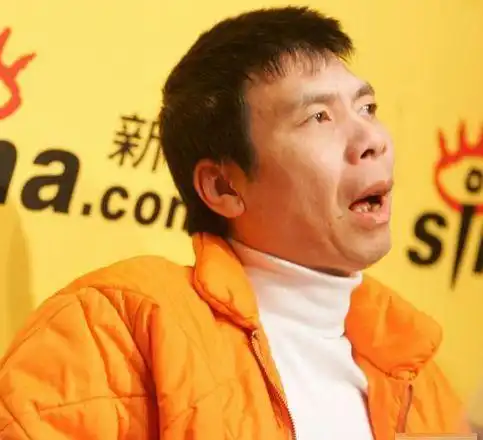 冯小刚再有钱也删不掉的照片,网友最后这一张换谁都接受不了