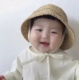 请高抬贵手,不要捏我孩子的脸,她会变成口水娃烂脸的