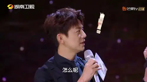 大张伟吐槽王菲像猫,何炅立马解围,谁注意到王菲的表情