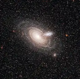 十大最迷人的星系草帽星系和双胞胎星系