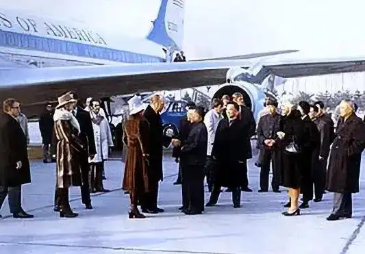 76年尼克松二次访华,问主席有什么特长,伟人的回答令他敬佩