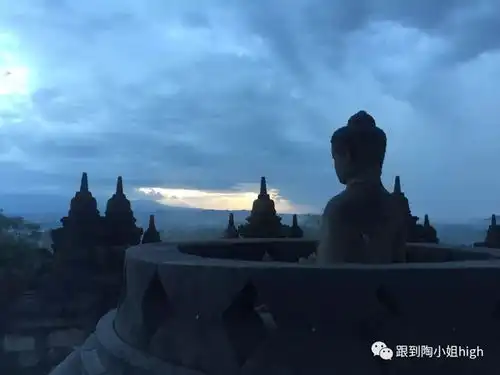 印尼只晓得巴厘岛来宜珍,布罗莫火山称霸朋友圈吧