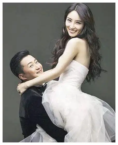 终于明白吴京为啥不晒老婆看到谢楠的长发照,换谁谁都不晒