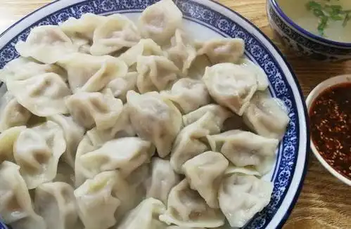 用萝卜包饺子,需要焯水吗饺子馆大妈教你做法,实在太香了