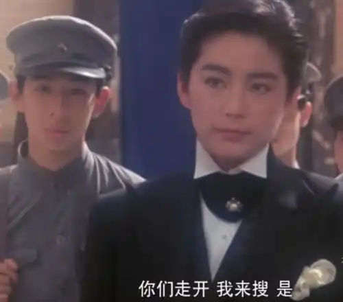 别以为观众好糊弄,这才是用心的女扮男装,咱们是不带偶像包袱的