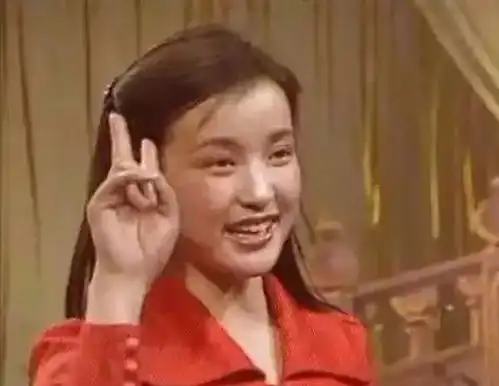 看腻了充满包饺子套路的春晚来看看1983年第一届春晚多大胆