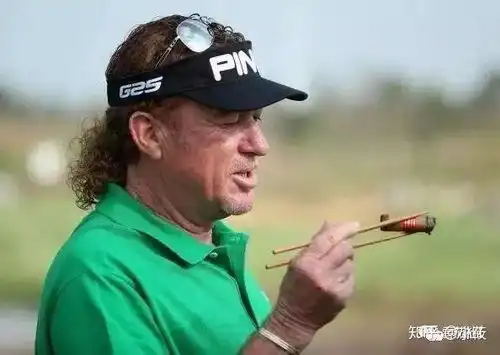 你最想和谁一起抽一根雪茄丘吉尔格瓦拉摩尔或者爱迪生