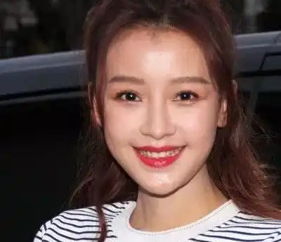 明星长痘也疯狂刘涛显少女,蒋欣调皮可爱,张馨予美出新高度