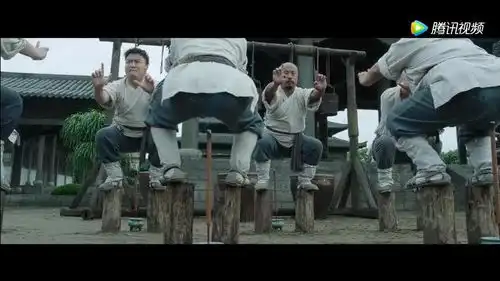 蹲马步的标准姿势