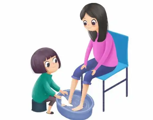 为妈妈洗脚六一主题活动