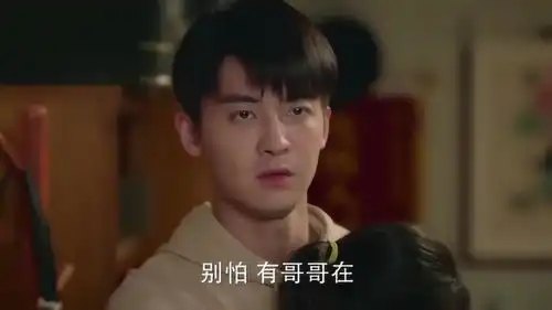 爸爸生病住院,急坏了一对孝顺儿女,看到失落表情,不禁潸然泪下