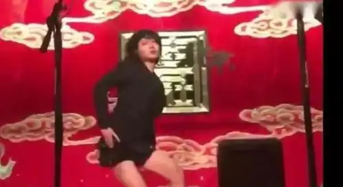 德云社女装旧照,张云雷妖娆,于谦贵气,郭德纲完胜