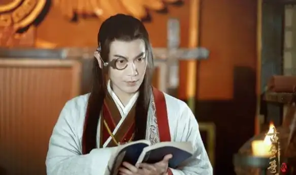 王者荣耀明星化身英雄唐嫣与镜如出一辙,他就是真人吕布