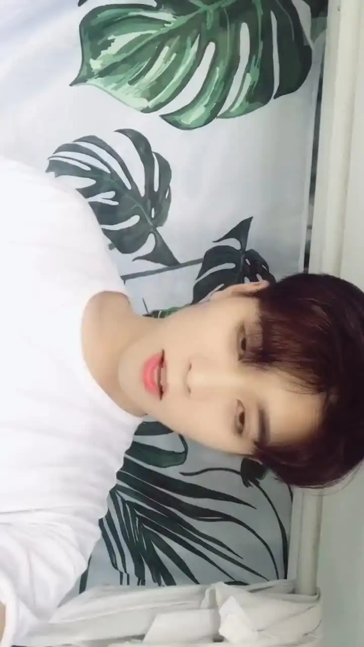 不好意思长痘了来,学我,给我微笑