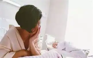 女子突然性情大变金首饰送姐妹,名牌包送闺蜜结果,太可怕