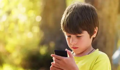 孩子说妈妈,我再玩10分钟,父母的做法影响孩子的将来