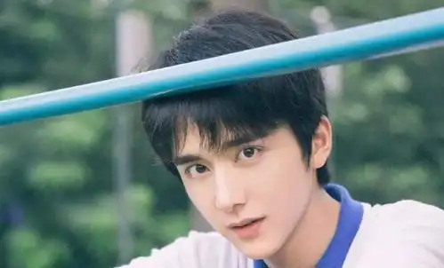 如果能当女生3天你最想体验什么张新成的回答,暖哭全网