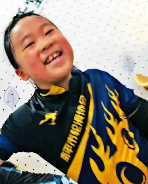 巡街锦集大王派小的们出来炸街啦小的们炸的嗨翻天观众们看得鸡冻又嘚瑟