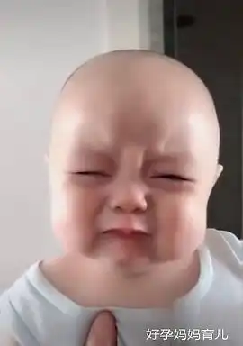 我知道你很委屈,但是看着宝宝的表情,原谅阿姨实在没忍住