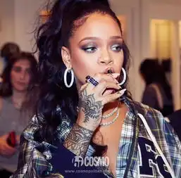 美人计rihanna红唇妆给我种了草,难怪她跨界彩妆卖得好这是篇种草文