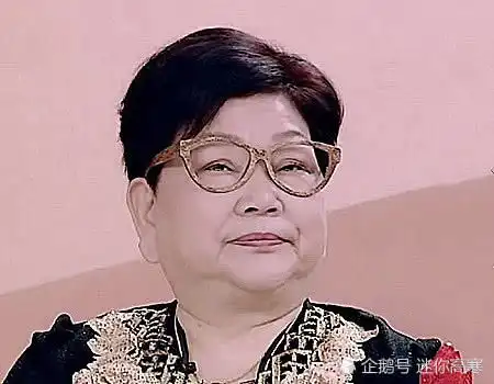 小彤妈自曝儿子结婚年龄时,有谁注意到钱枫妈的表情,过来人都懂