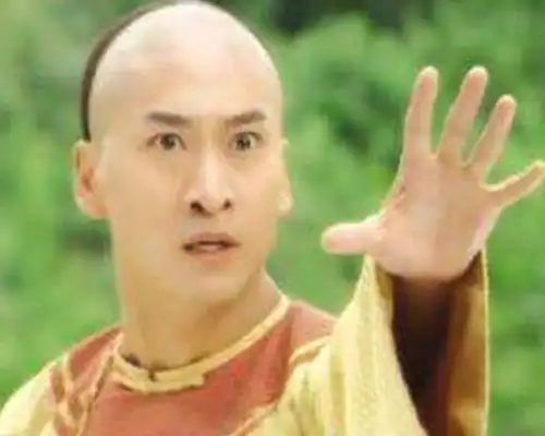 表情帝尔康如今成亿万富豪,做慈善堪比古天乐,周杰随心而活