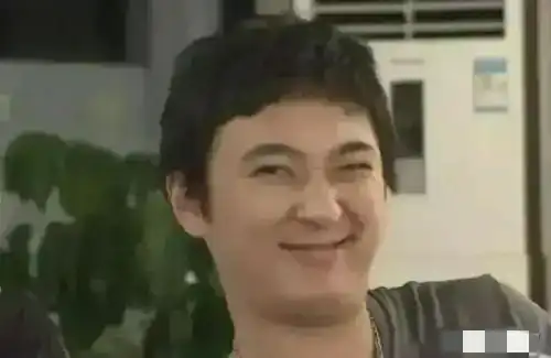 王健林又有大动作现身贵州投资,出手10亿,与美女跳舞表情抢镜