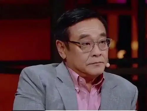 吃相难看辣目洋子贱卖尹浩宇赠送的礼物,一台相机才卖130块