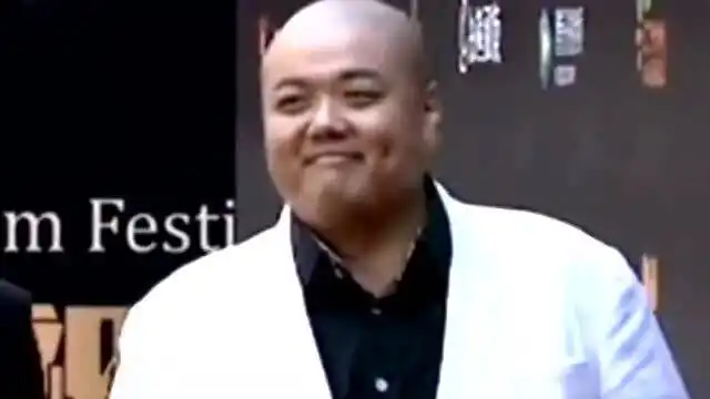 当初的教练去世,因为少林足球两个人相识,林子聪前去送别最后一程