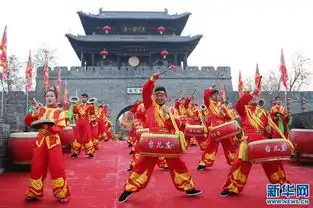 敲锣打鼓迎接新年