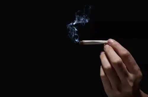 微信表情戒烟,网友评论亮了