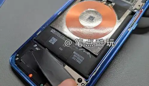 4年小米9钉子户忍痛割爱手机后壳脱落才发现电池鼓包
