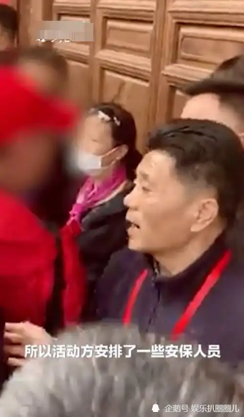 少林寺竟被杨迪包场场地人潮汹涌,游客骂个不停